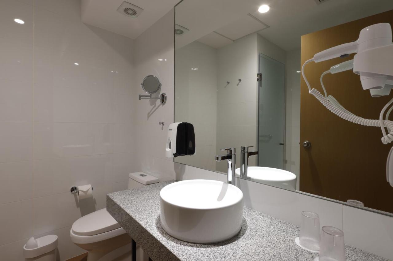 Casa Andina Standard Benavides Hotel Lima Bagian luar foto